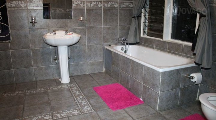 Africanza Lodge & Restaurant