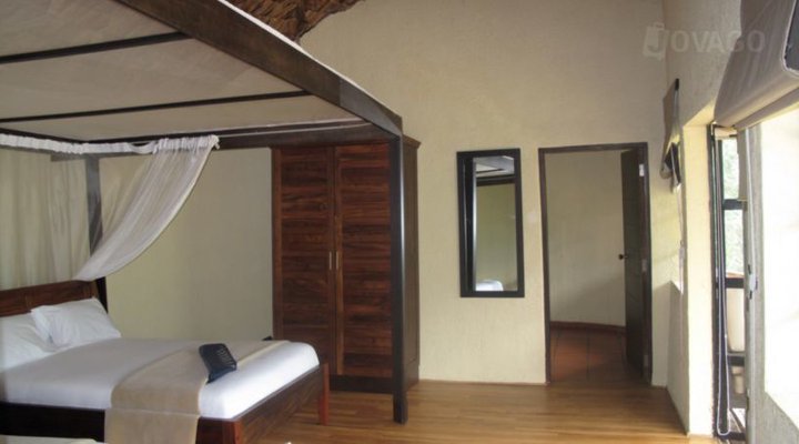 Mahogany Springs Luxury Lodge