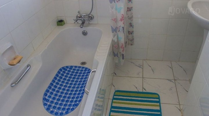 Lolo's One Bedroom Apartment
