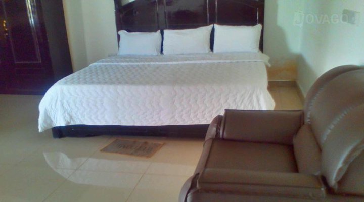 Golda Hotel