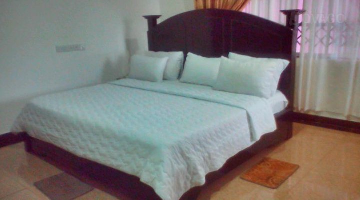 Golda Hotel