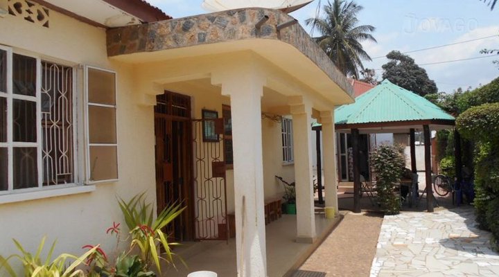 Pritejr Stone House