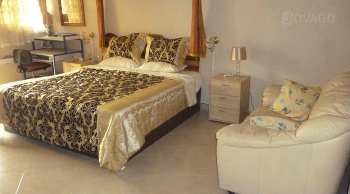 Providence Royale Guest House