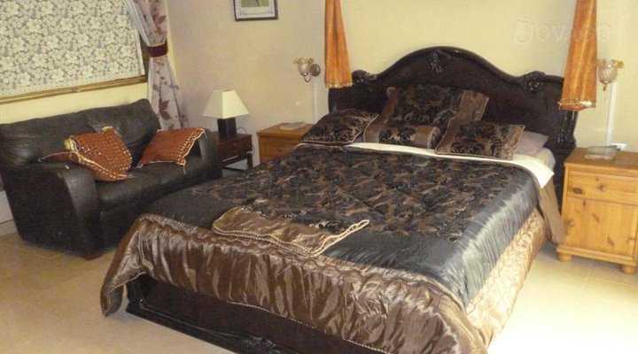 Providence Royale Guest House