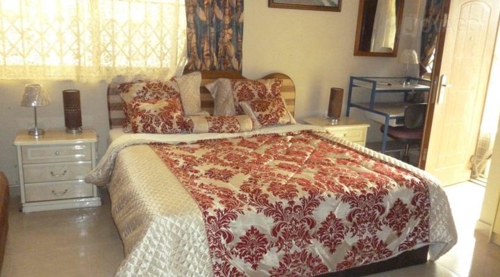 Providence Royale Guest House