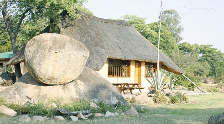 Pamvura Safari Lodge