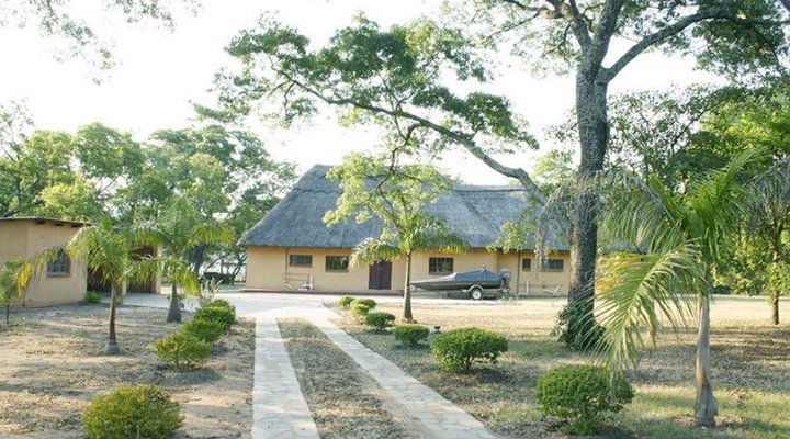 Pamvura Safari Lodge