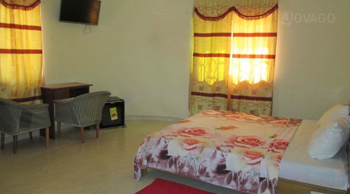 Dzifanor's Guest House