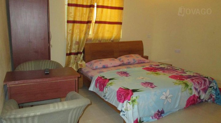 Dzifanor's Guest House