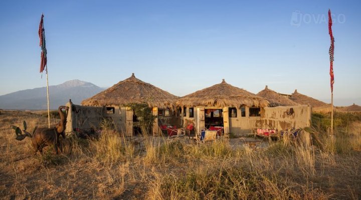Africa Amini Maasai Lodge