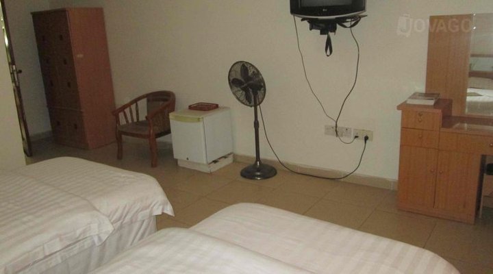 Ampomaah Tourist Hotel