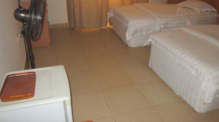 Ampomaah Tourist Hotel