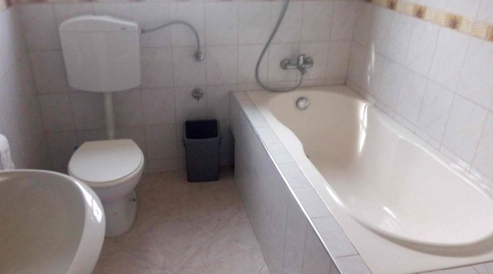 Krakye Executive Lodge