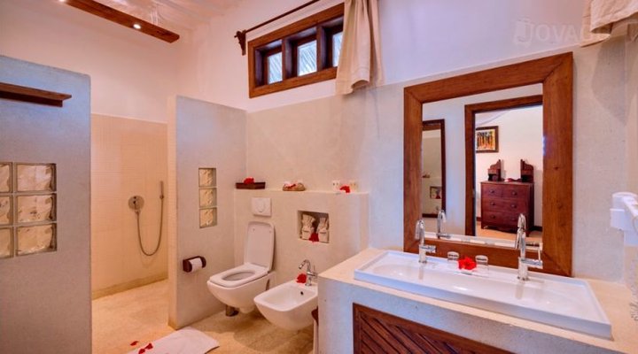 Diamonds Mapenzi Beach