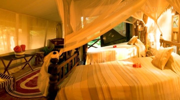 Mkoma Bay Tented Lodge