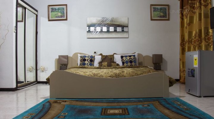 Hill View Hotel (McCarthy Hills)