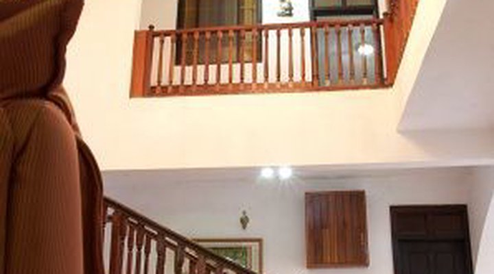 Hill View Hotel (McCarthy Hills)