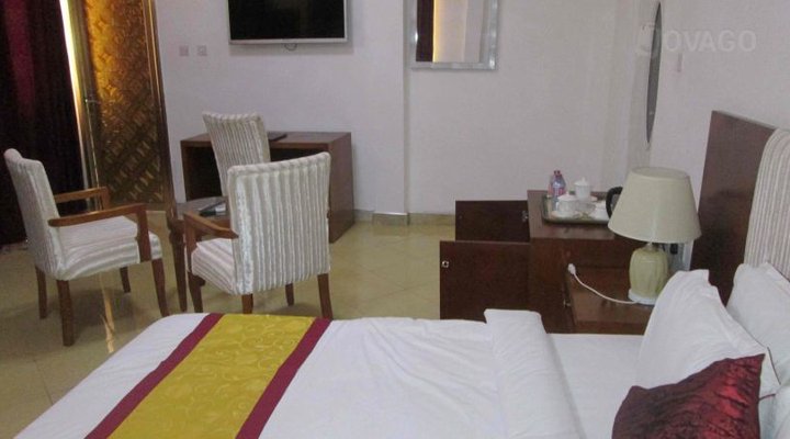 Nuoyong Empire Hotel