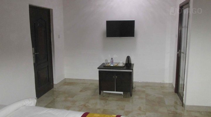 Nuoyong Empire Hotel