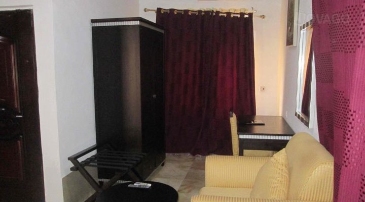 Nuoyong Empire Hotel