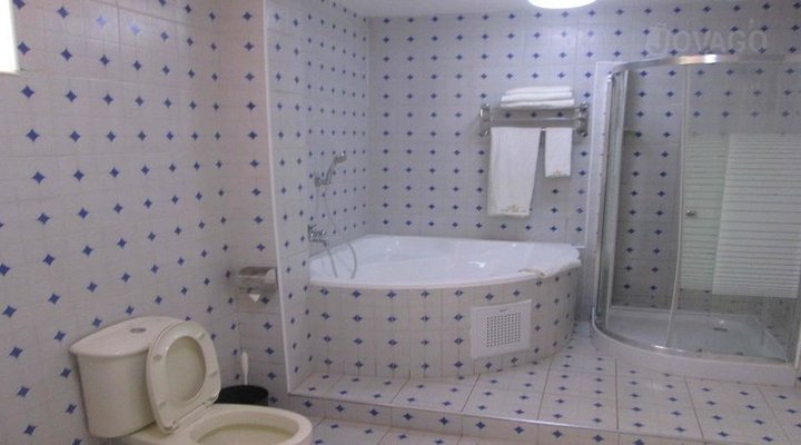 Nuoyong Empire Hotel