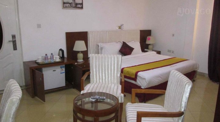 Nuoyong Empire Hotel