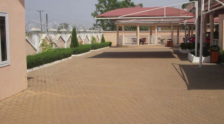 Nuoyong Empire Hotel