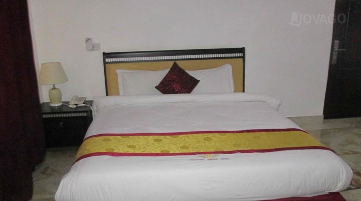 Nuoyong Empire Hotel