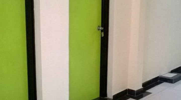 Benchmark Court Hotel