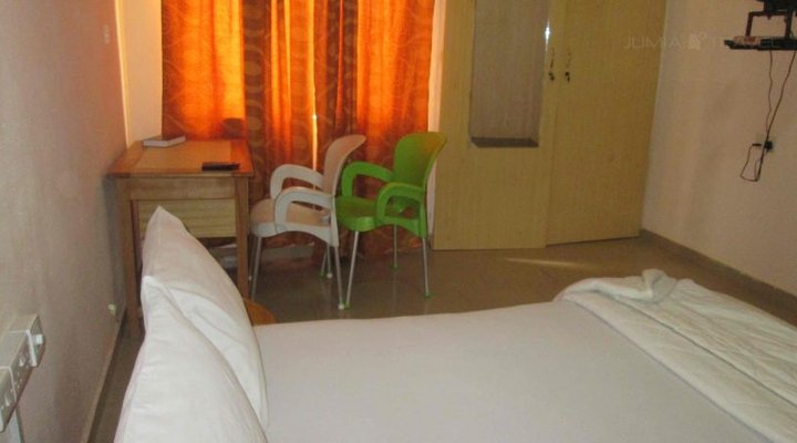 Ematol Time-Tells Hotel