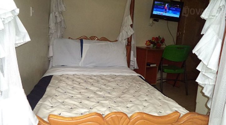 Trade Winds Lodges and Resorts 14 Falls