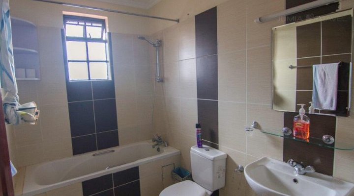 Nairobi Homestays - Fourways Junction Villa 3