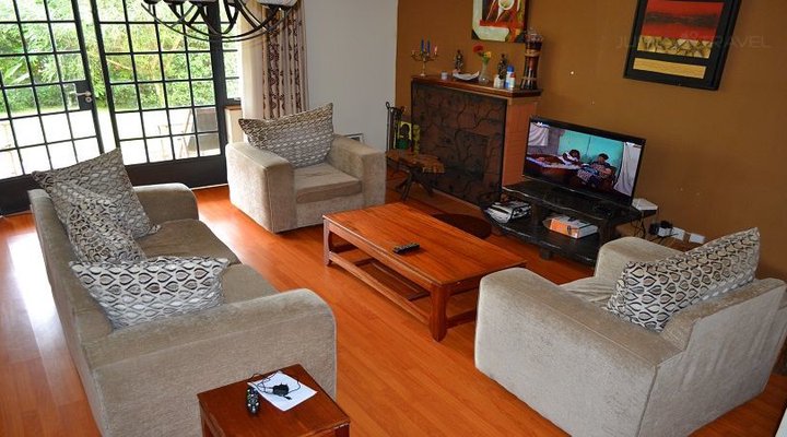 Nairobi Homestays - Fourways Junction Villa 3