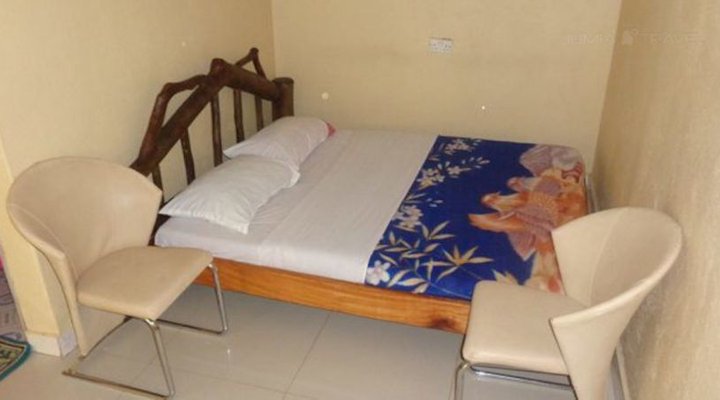 Tembo Safari Lodge