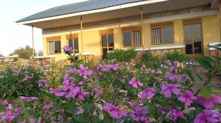Tembo Safari Lodge
