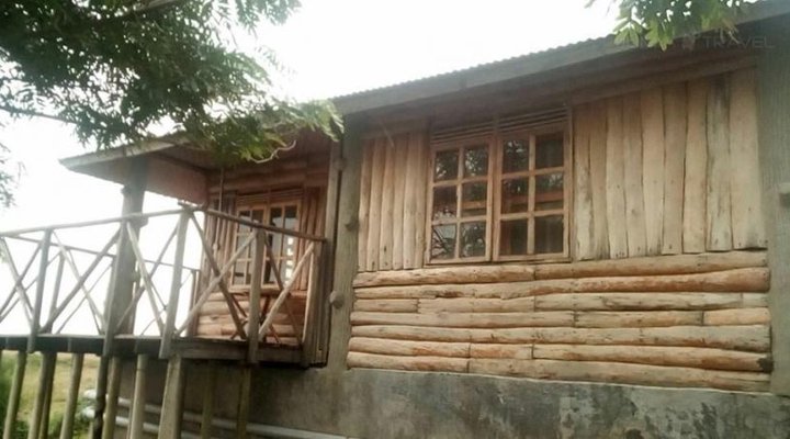 Tembo Safari Lodge