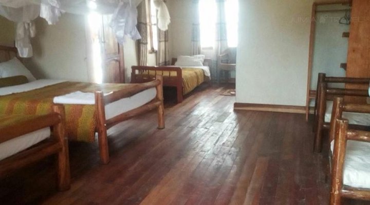 Tembo Safari Lodge