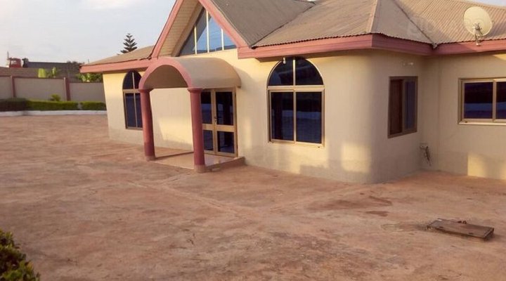 Jakuden's Guest House