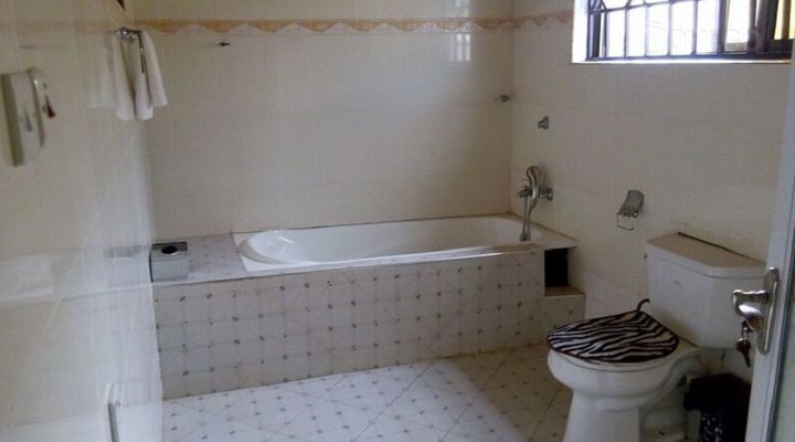 Fampof Guest House