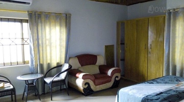 Fampof Guest House