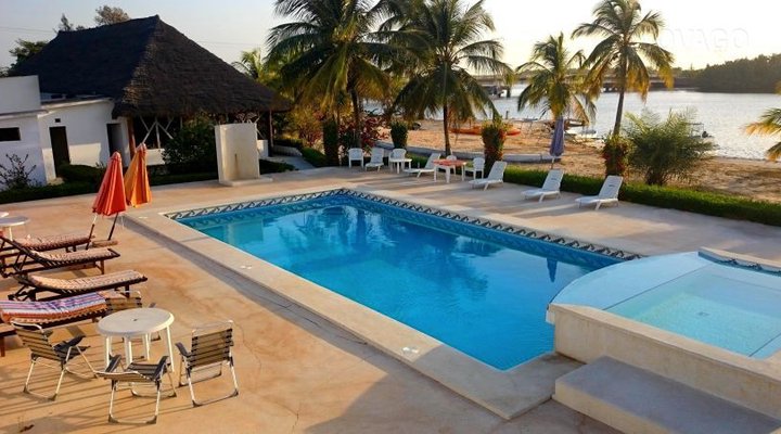 Hotel Katakalousse P?che et Loisirs