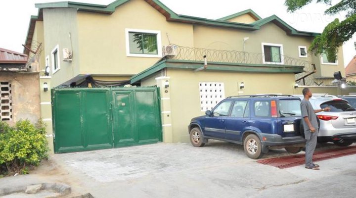 Double A Suites & Lounge