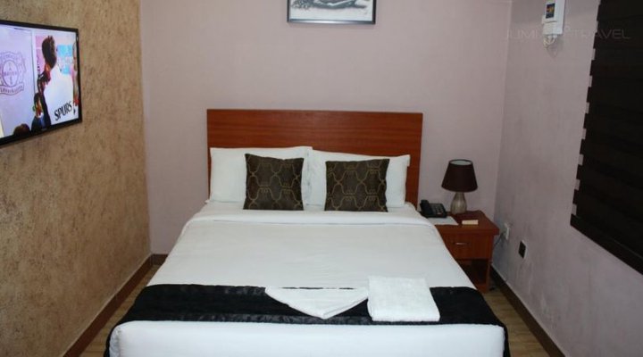 Double A Suites & Lounge