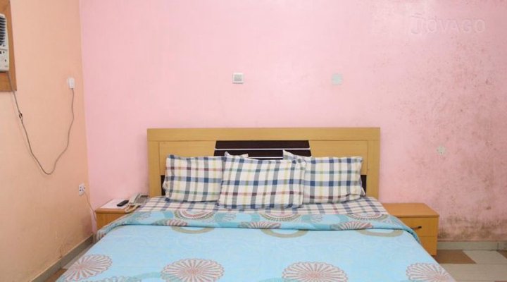 Pacific Hotel & Suites, Alakuko