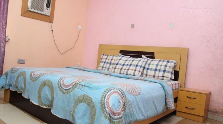 Pacific Hotel & Suites, Alakuko