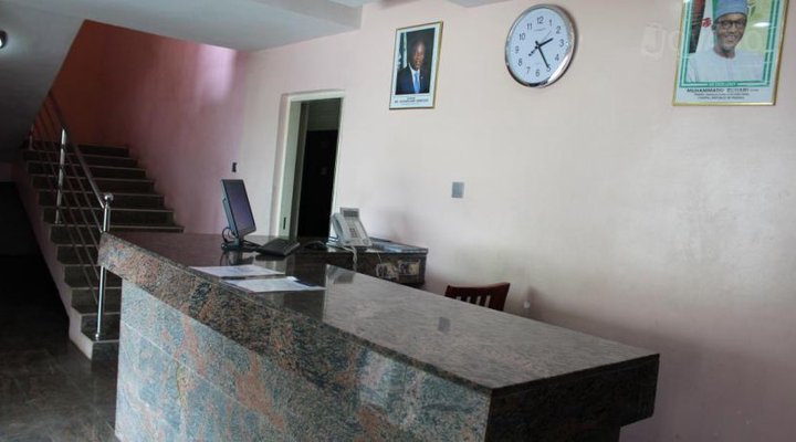 Pacific Hotel & Suites, Alakuko