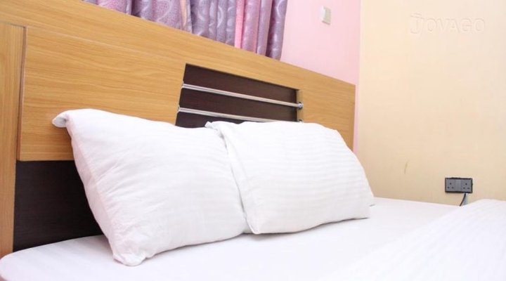 Pacific Hotel & Suites, Alakuko