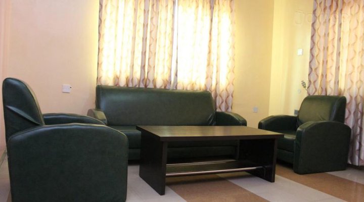 Pacific Hotel & Suites, Alakuko