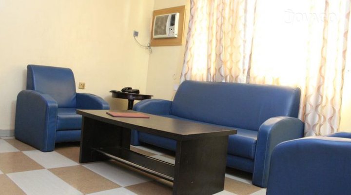 Pacific Hotel & Suites, Alakuko