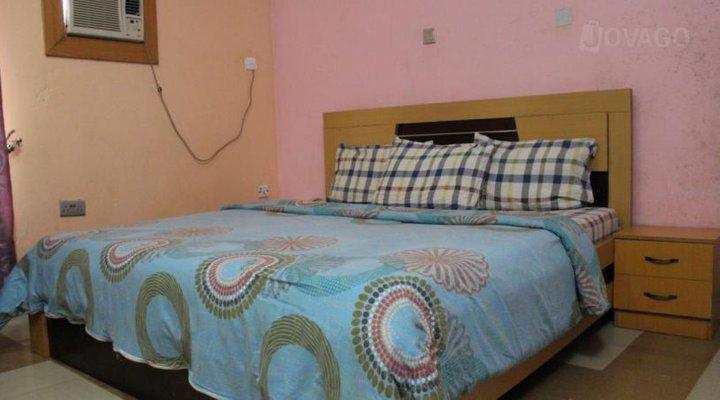 Pacific Hotel & Suites, Alakuko